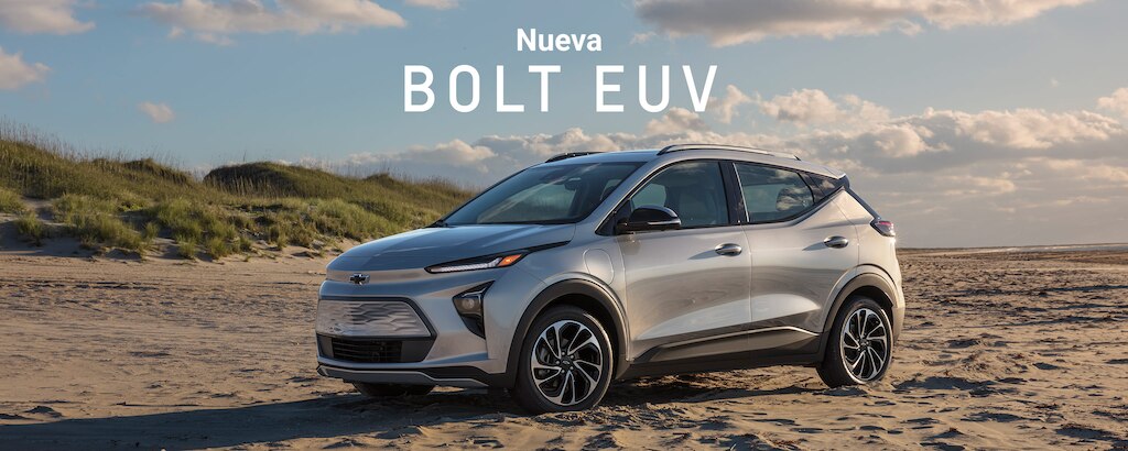 Chevrolet Bolt EUV 2022, SUV eléctrica con molduras en puertas con insertos cromados y luces diurnas LED